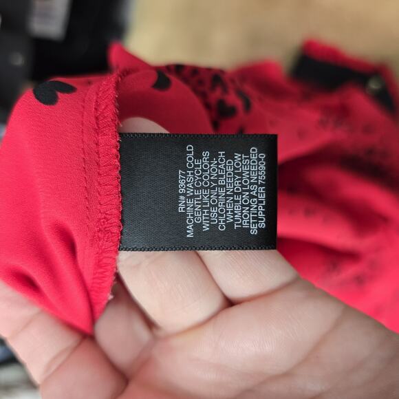 Liz Claiborne Blouse Womens 2X Red Black Heart Print Button Up Career Top Plus - Picture 8 of 10